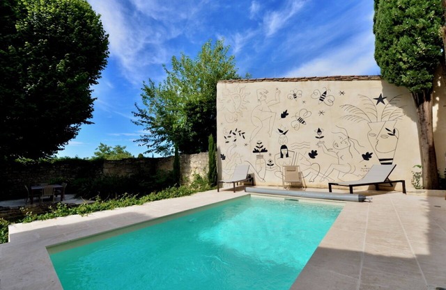 In the Provence Gardoise, 4 BR, garden, pool, air conditioning, 4km from Uzès