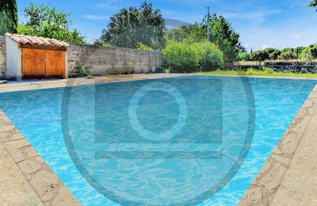 In this beautiful vacation home with pool you can enjoy a relaxing vacation.