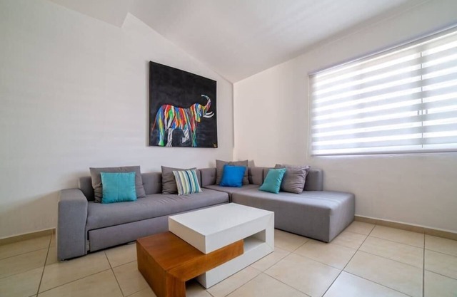 In Versalles spacious condominium