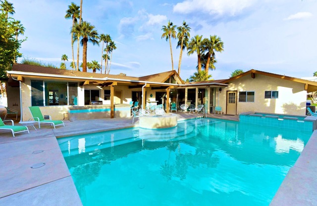 INCREDIBLE PALM SPRINGS RESORT VILLA! BOOK NOW FOR 2026!