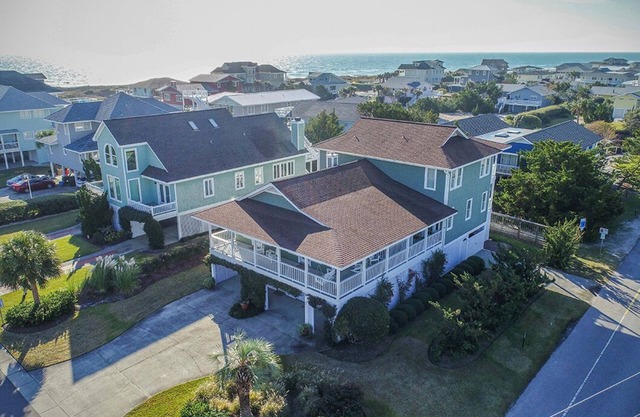 Incredible Vacation Home with Ocean and Bay views!