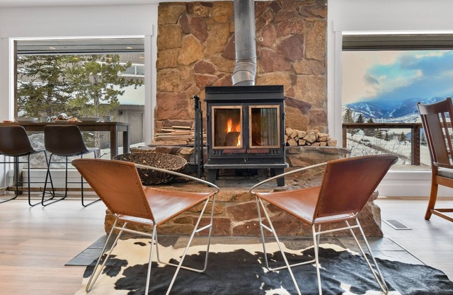 Incredible Views, 2 Gourmet kitchens + Living Spaces! Park City Mountain View 6250