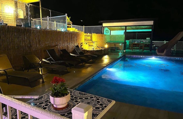 Incredible Views - Saltwater Pool - Hot Tub - Table Rock Lake Waterfront Resort