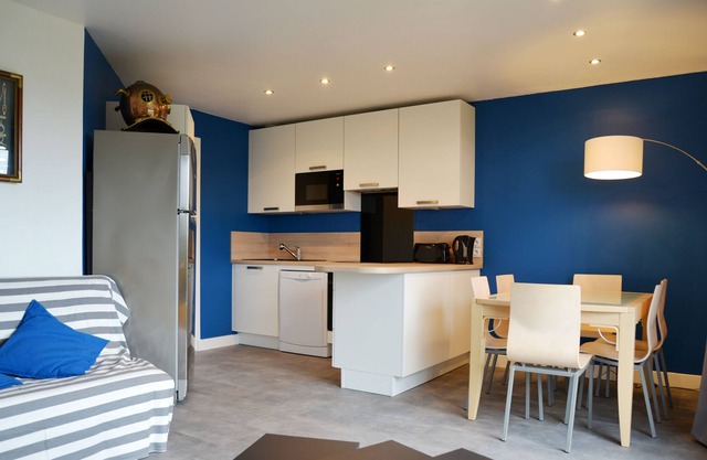 Independent 3 *** house, sea view, swimming pool, 100 m from the beach