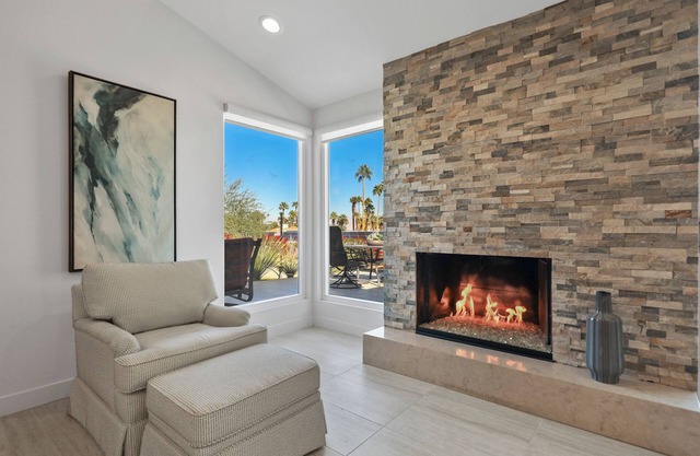 Indian Hills Artist Retreat - Sleeps 4 to 6
