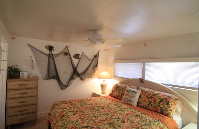 Indian River Lagoon Waterfront Cottages, Cottage #4 The Flounder, I Brm King