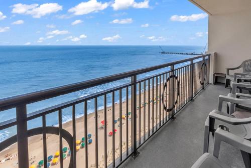 Indoor HotTub - Heated Pool - LazyRiver - King Bed