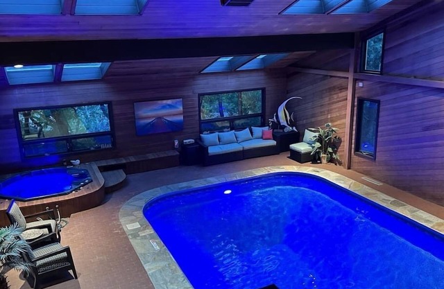 Indoor pool, hot tub, sauna!