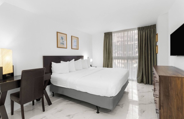 Indulge in Home Like Comfort! 4 Comfortable Units, Onsite Pool, Kitchen