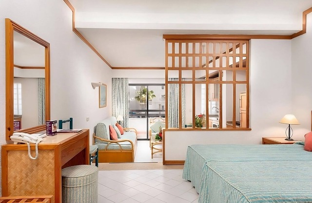 Indulge in Home-Like Comfort! 2 Outdoor Pools, Shuttle Service, Free Parking!