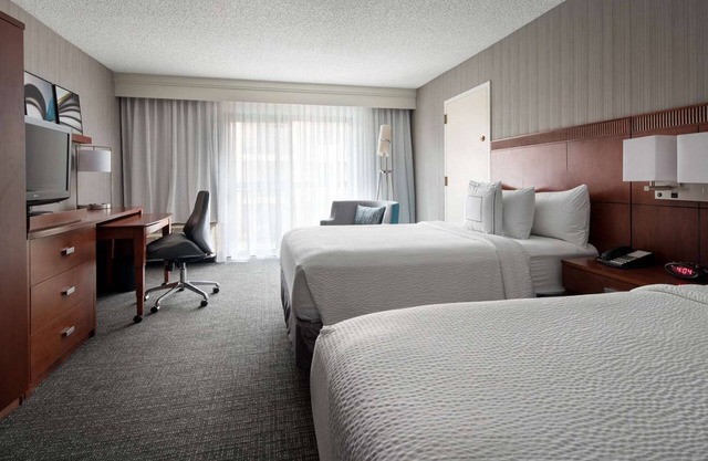 Indulge in Home-Like Comfort! Close to El Segundo Beach, Pets are Allowed