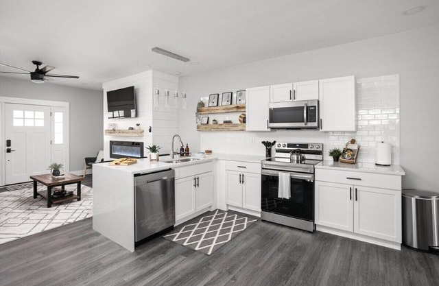 Indy City Stay | Room for 6 | Modern Comfort