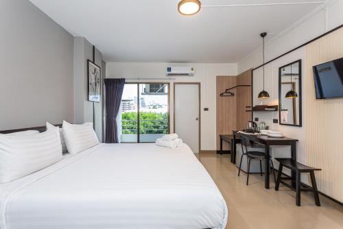 Infinite Hotel-Ratchada
