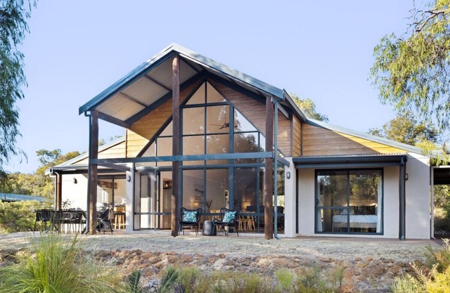 Inji Homestead - 5-acre holiday home near beaches