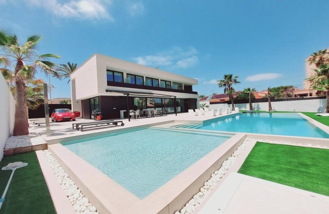 Inmovecos Villa lujo con acceso al Mar Villa Gawy