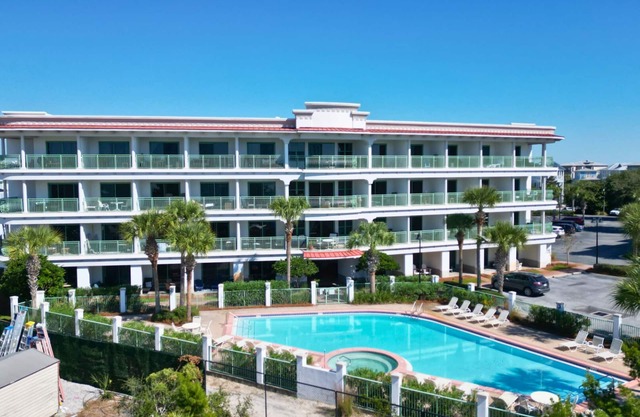 Inn at Seacrest - Community pool and 2 FREE bikes - `Nestled Inn`