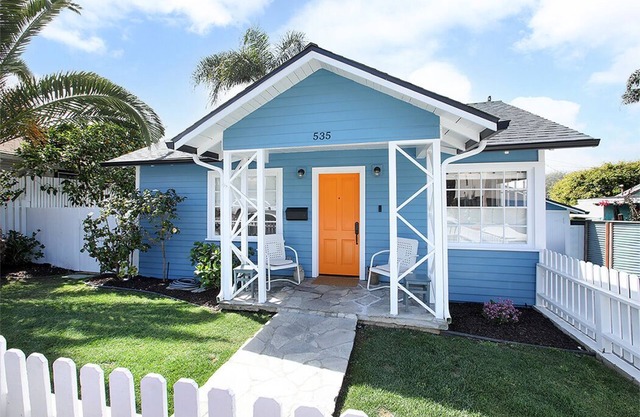 Inn Through the Orange Door - Laguna Village cottage