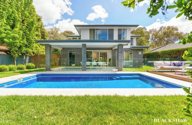 Inner City Canberra Oasis in O'Connor - Large Modern Home - Heated Swimming Pool