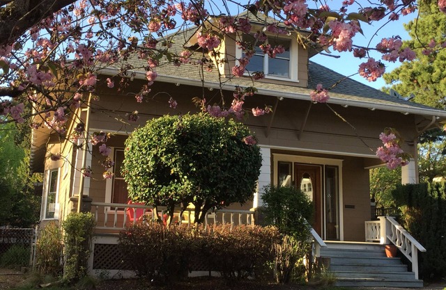 Inner Southeast Portland Comfy & Eclectic Craftsman Home