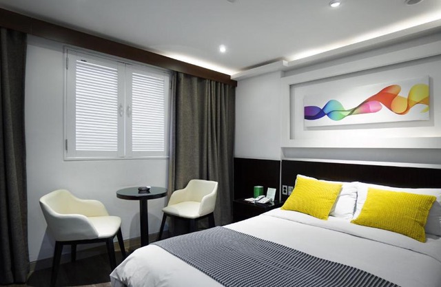Insadong Crown Hotel
