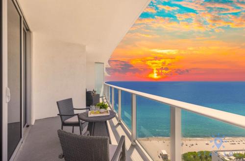 Insane Ocean View Balcony - Beachfront Condo - Pool