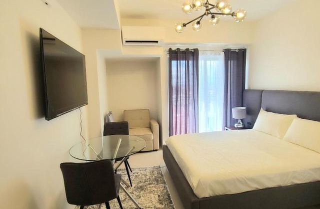 INSPIRIA Condo Free Airport Pickup for 3 nights stay or more