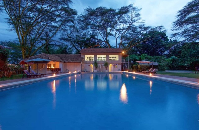 Intimate Lakeside Room, Ideal Setting for a Relaxing Nature Break | Free Parking