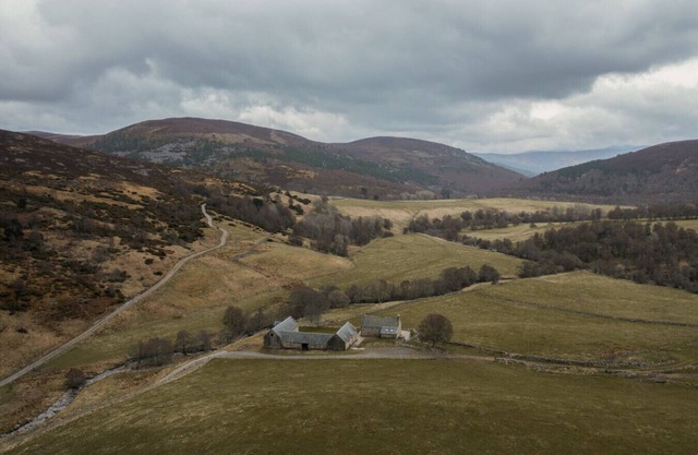Inverenzie Cottage, Rooms with a view!