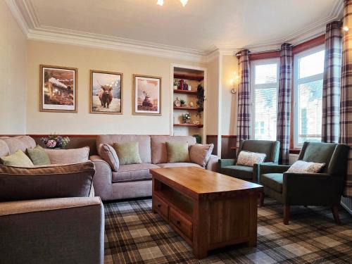 Inverness City 4 Bedroom house free parking