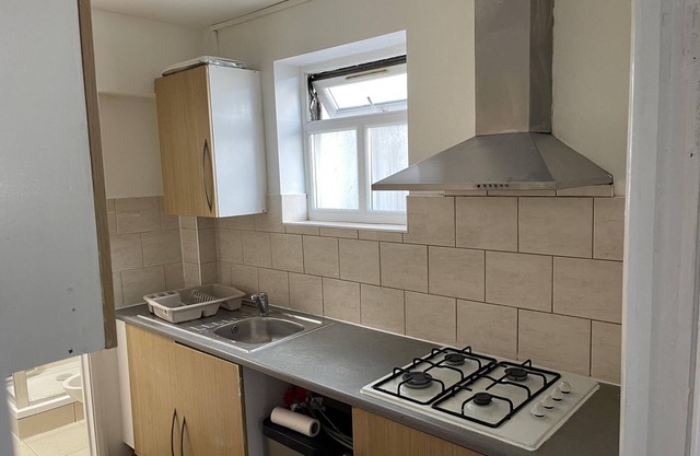 Inviting 2-bed Apartment Near Heathrow