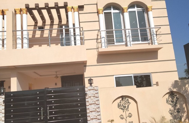 Inviting 3-bed House in Jhelum
