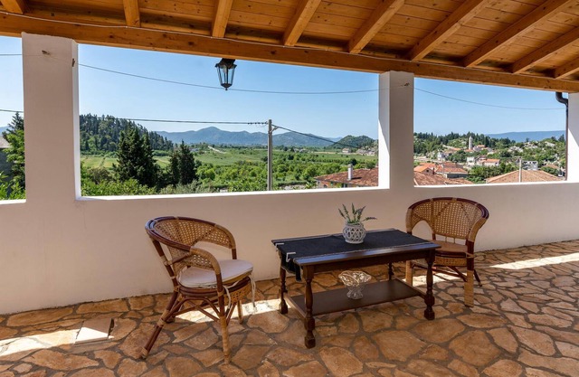 Inviting cottage near the coast and the Neretva Delta.