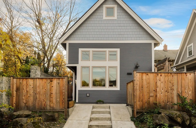 Inviting Designer Cottage