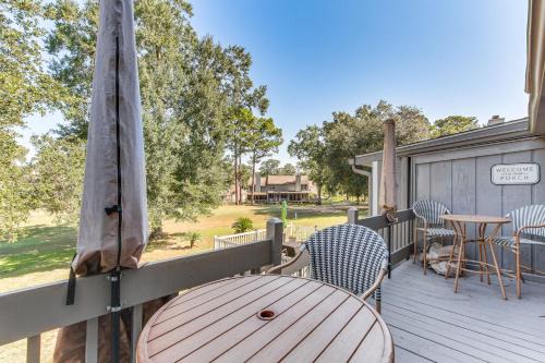 Inviting Home with Golf Course View in Diamondhead!