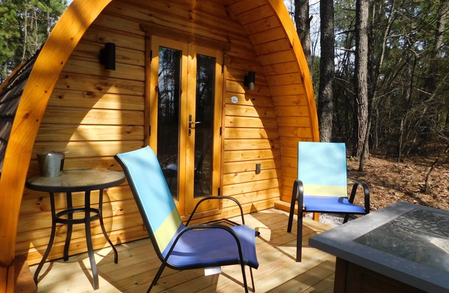 Iris Hill Glamping -"Ted" pod - 5th night FREE