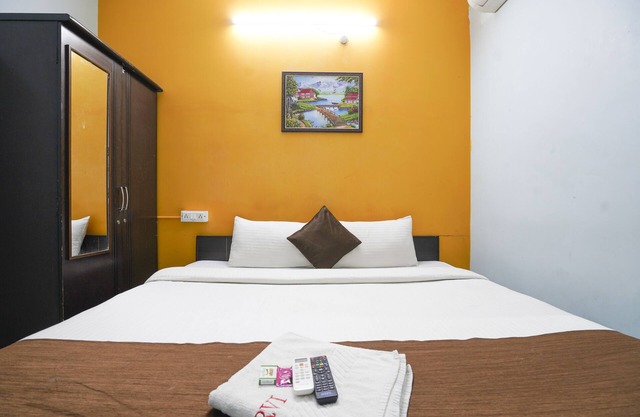 iROOMZ Grand Aarvi Suites