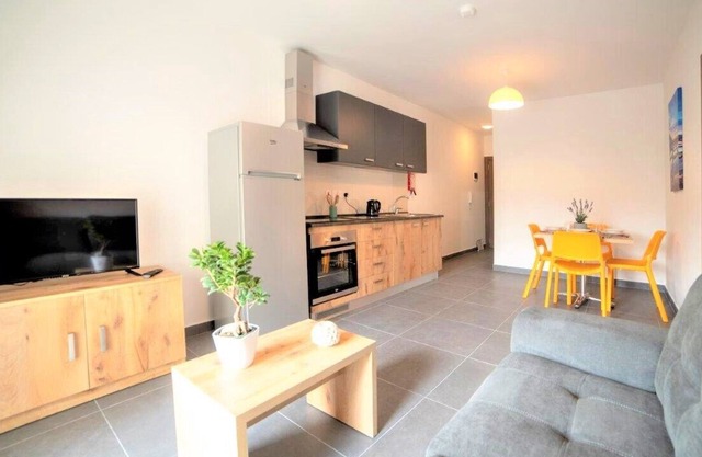 Isky Apartments