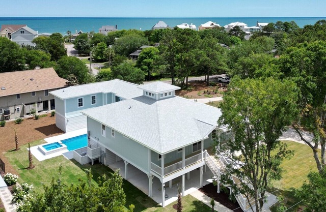 Isle Be Back Again- Dog Friendly! Private Pool! N. Litchfield Beach
