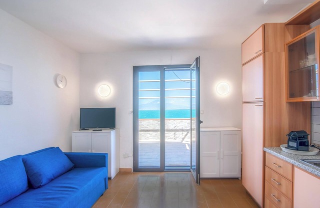 Apartment "La terrazza sul Mare" with Sea View, Terrace & A/C