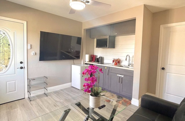 It is like small guest house with one bedroom one bath, and kitchen