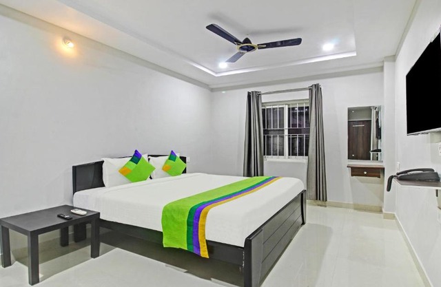 Itsy Hotels Sunrise Grand, Hitech City