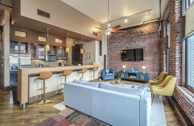 Jacksonian | Heart of Old City