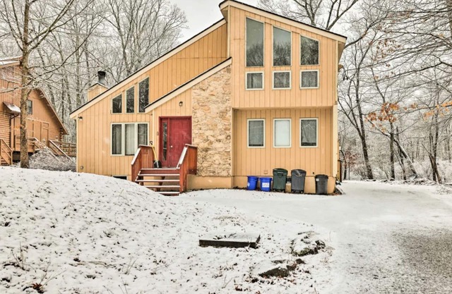 Jacuzzi, wood fireplace, A/C, sauna, strong Wi-Fi