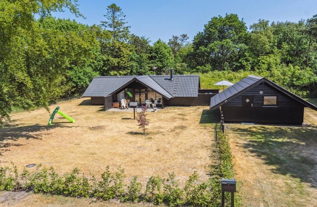 "Jahn" - 1.8km from the sea by Interhome
