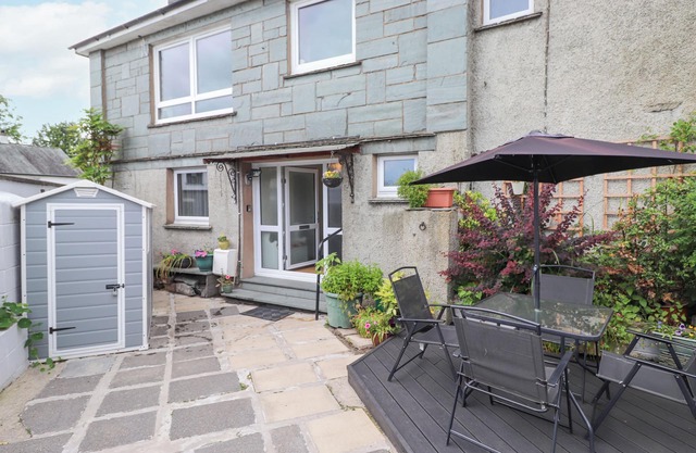 JAKANORI, pet friendly, with a garden in Staveley