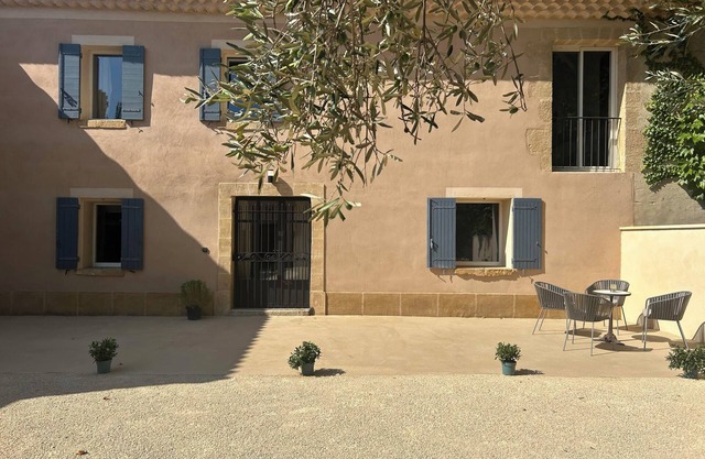 JAS DE LA CASCADE LES VIGNERES Luxury Estate in Provence, swimming, 3 lodging