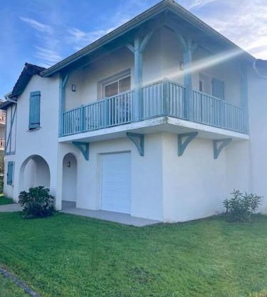 JASMIN- Appartement T3 lumineux très bien équipé avec balcon
