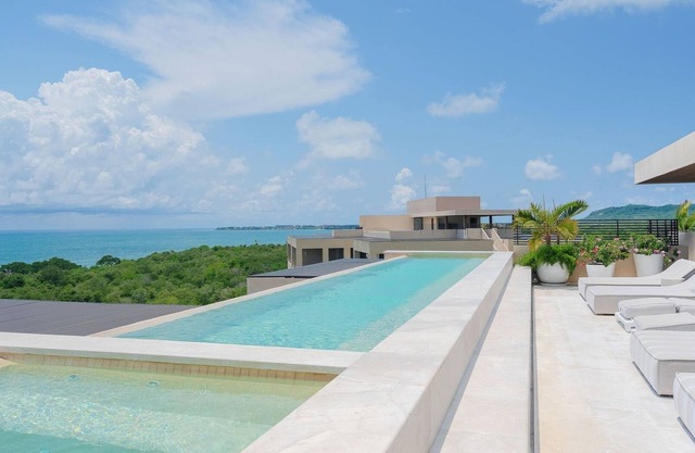 Jaw-dropping Ocean-View Penthouse with 2 Pools