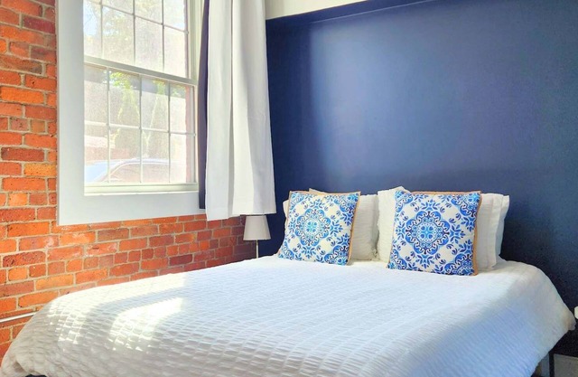 Jennifer’s Stylish Downtown Brick Foundry Escape