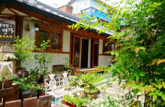 Jeonju Gyeonggijeonyeonga Hanok Pension